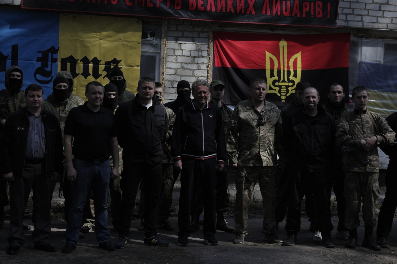 Хто з українських футболістів допомагає воїнам АТО - фото 8