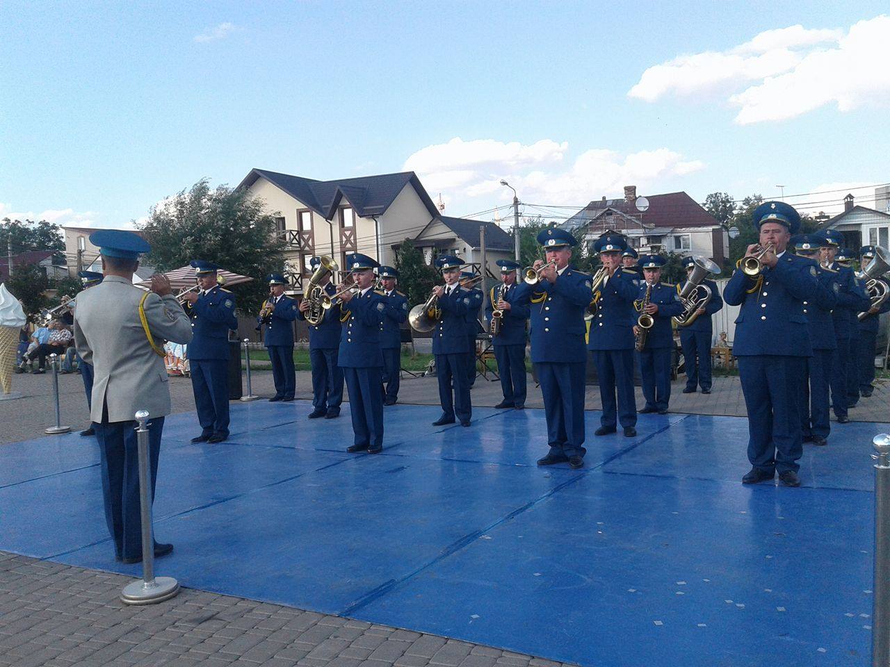 У Вінниці вербували у військо прямо біля фонтану "Рошен" - фото 7