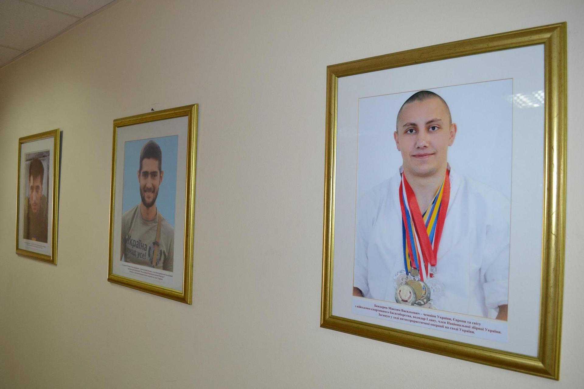 У Мінспорту портрети екс-міністрів замінили на фото загиблих на Донбасі спортсменів (ФОТО) - фото 2