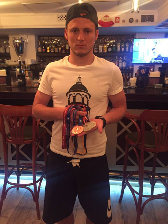 Зозуля виставив на аукціон медалі одного з гравців "Дніпра" - фото 1