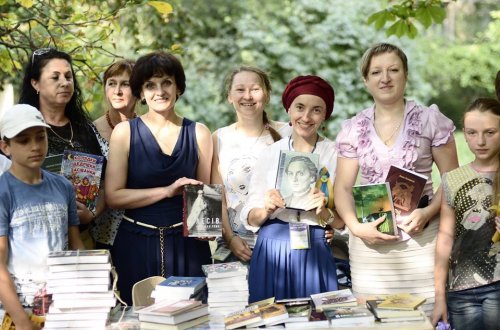 Львів'яни зібрали 150 кг книг для бібліотек на сході України - фото 2