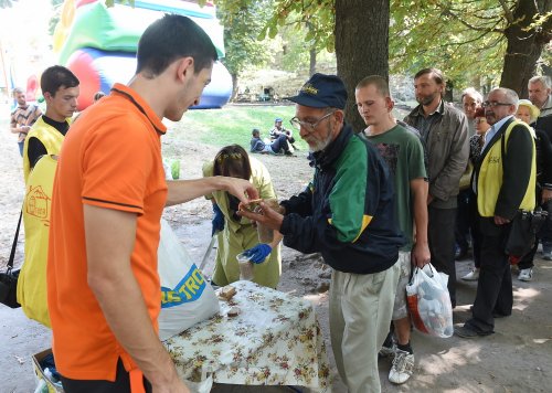 Гравець "Шахтаря" у Львові годував бездомних  - фото 2
