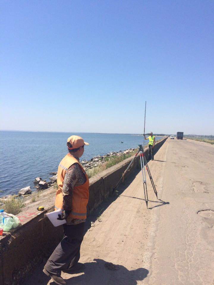 На Дніпропетровщині почали ремонтувати розпіарену Вілкулом дорогу - фото 1