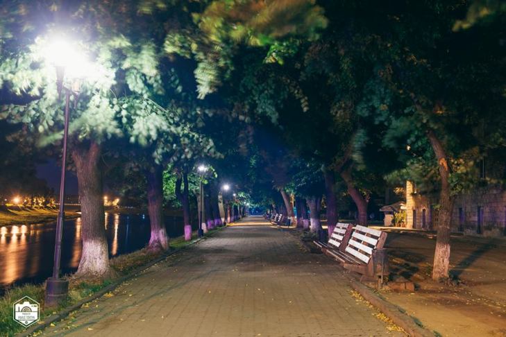 Закарпатські фотографи зафіксували акварельний нічний Ужгород - фото 3