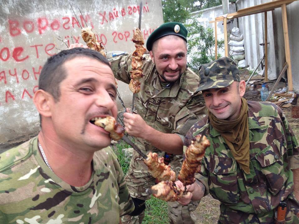 Атошна їжа: який зв'язок між кішкою та салатом олів'є - фото 12 Атошна їжа: який зв'язок між кішкою та салатом олів'є - фото 12