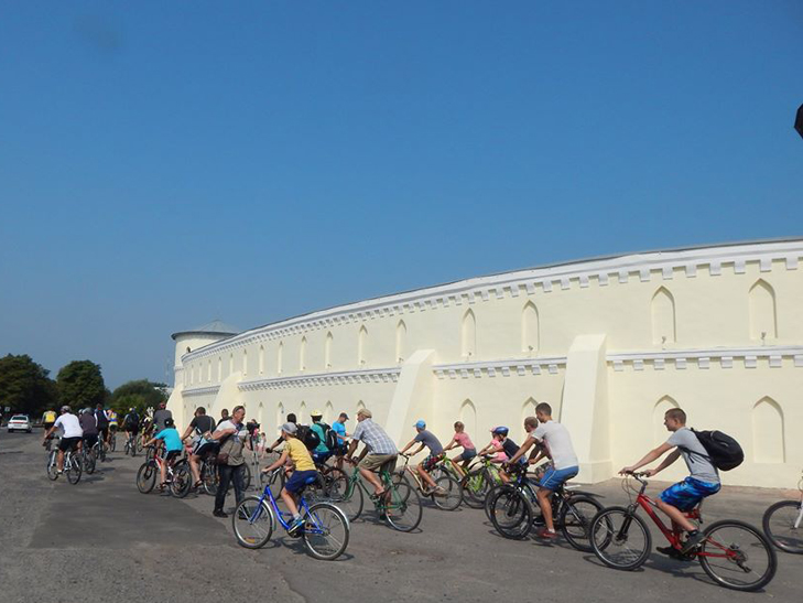 Учасники велофесту у Тростянці піднялися в небо  - фото 5