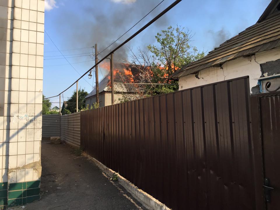 У Мар'їнці виникла пожежа: зайнявся будинок (ФОТО) - фото 1