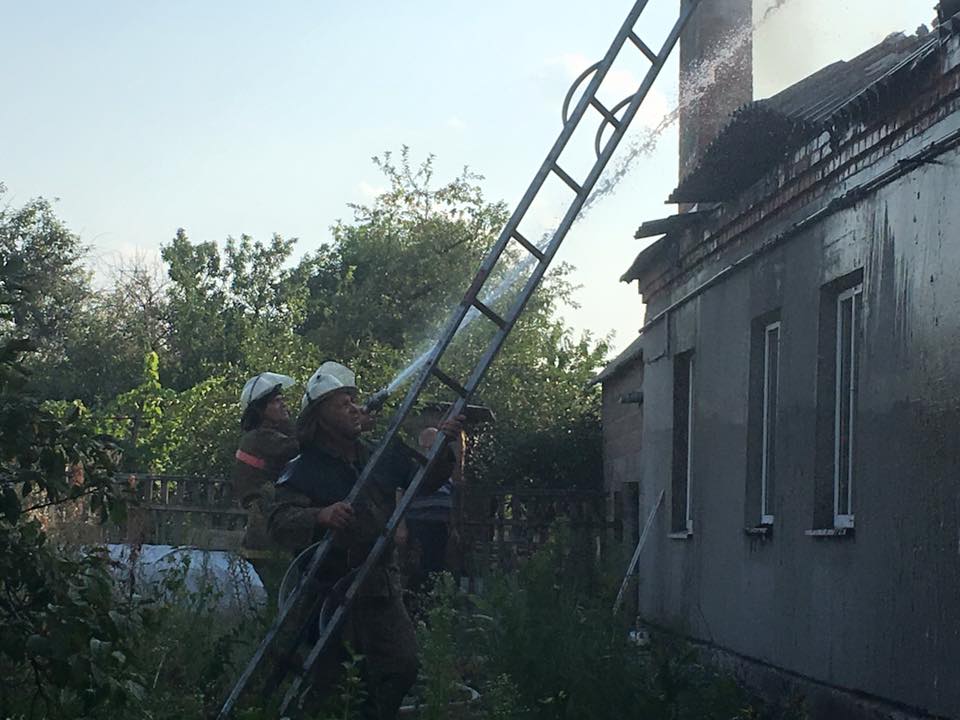 У Мар'їнці виникла пожежа: зайнявся будинок (ФОТО) - фото 2