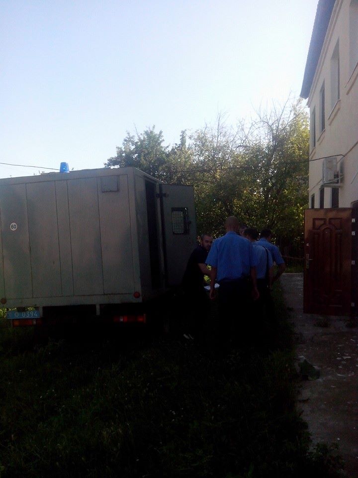 На Миколаївщині штурмували суд над "кіборгом", причетним до вибуху на Банковій - фото 1