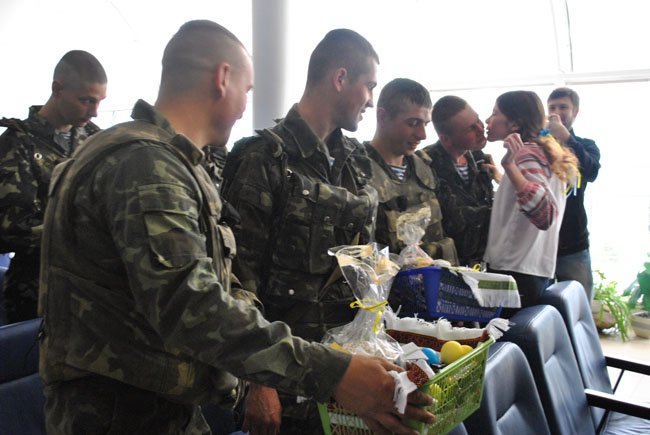 Як звалився останній форпост: останній день луганського аеропорту (ВІДЕО) - фото 4