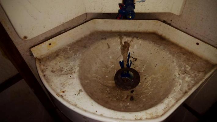 Туалетні жахи: У яких умовах туристи подорожують Карпатами - фото 1