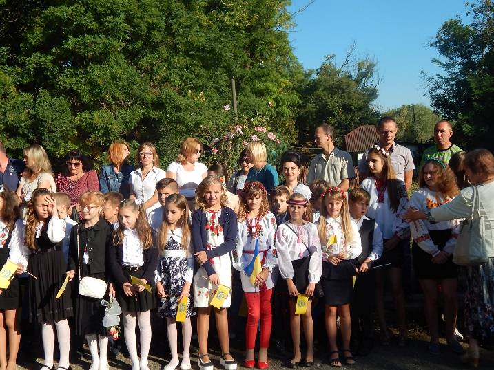 1 Вересня: Закарпатські школи зустріли навчальний рік традиційно - фото 4