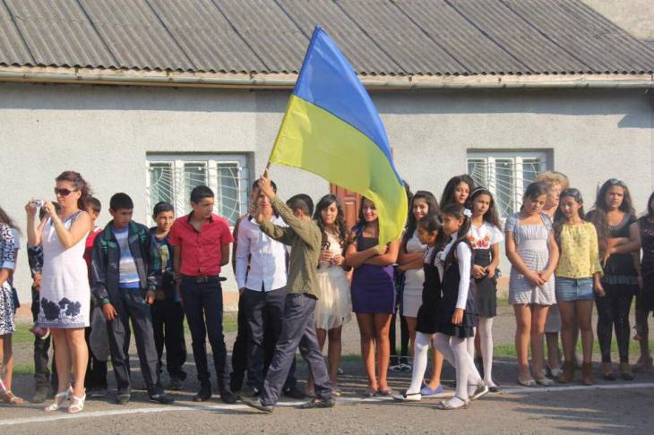 1 Вересня: Закарпатські школи зустріли навчальний рік традиційно - фото 5