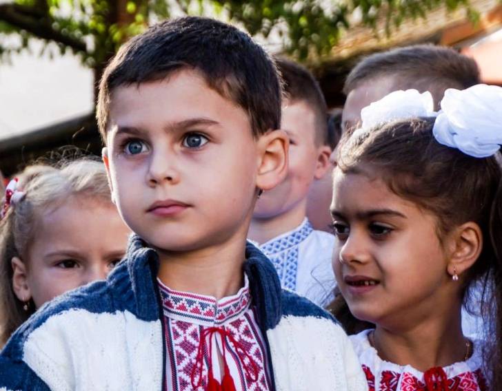 1 Вересня: Закарпатські школи зустріли навчальний рік традиційно - фото 7