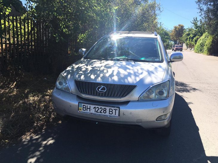 На Одещині "правосеки" побили сина московського попа за триколор на автівці (ФОТО, ВІДЕО) - фото 1