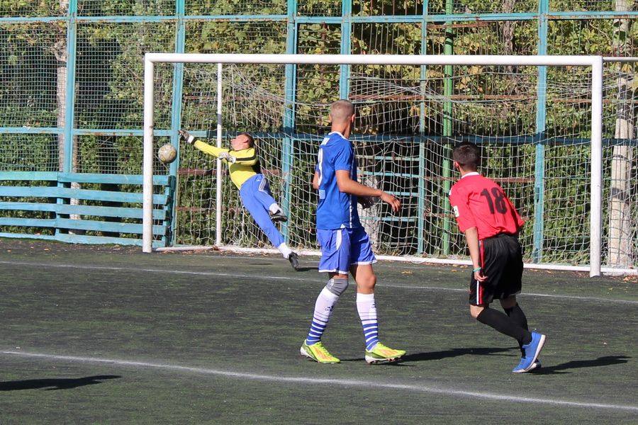 Миколаївська 79-ка зійшлася в футбольному матчі з морпіхами