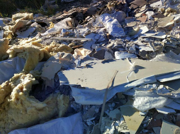 Як столичну Троєщину перетворюють на полігон небезпечних відходів  - фото 1