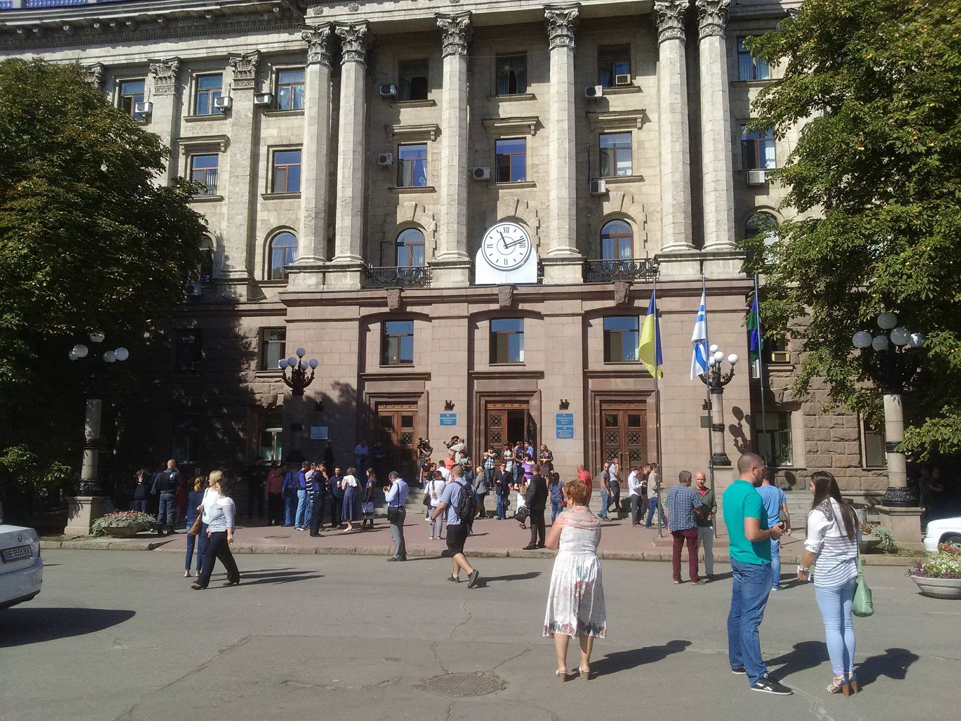 У Миколаєві депутати хочуть проводити сесію міськради у замінованому залі - фото 3