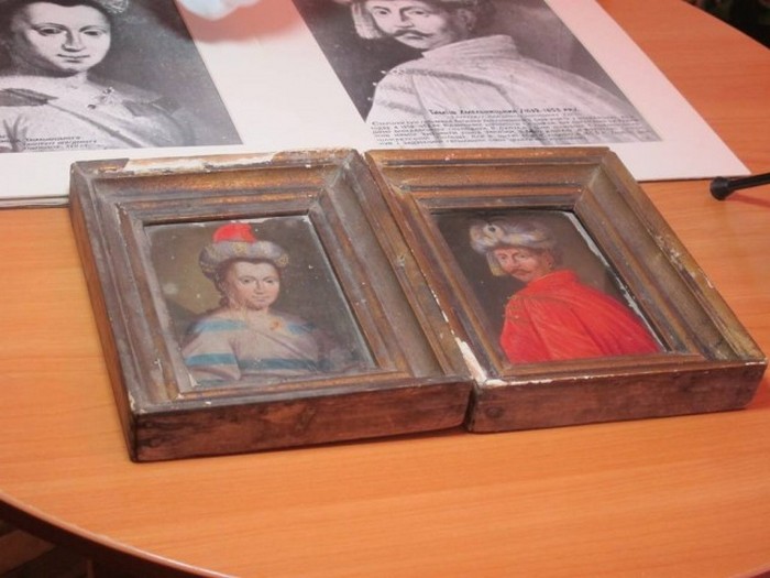 Картини, викрадені з музею 50 років тому, повертаються у Львів (ФОТО) - фото 1