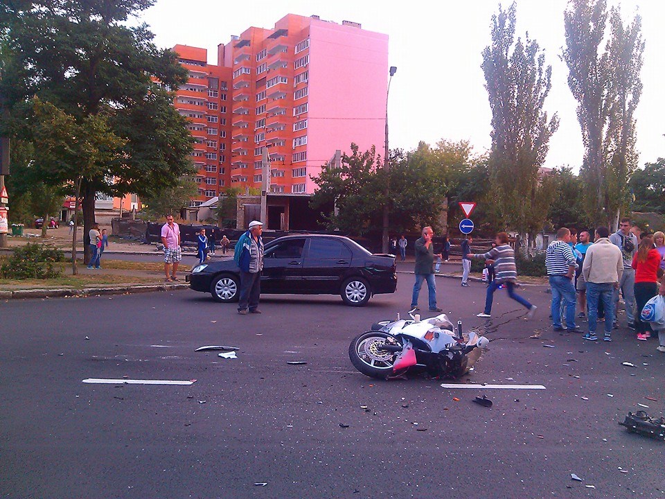 У Миколаєві біля місця смертельного ДТП з дорожниками травмувався мотоцикліст