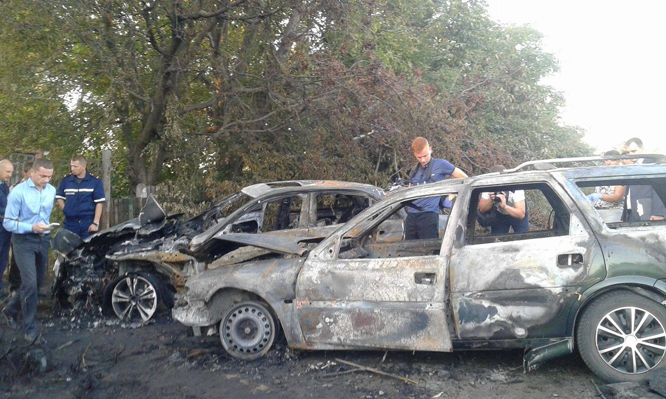 У Вінниці невідомі на Опелі "знесли" Мерседес з дороги і розстріляли його водія - фото 1