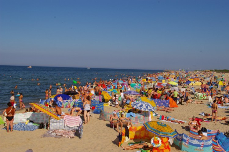 Самозахоплення землі чи нова пляжна мода з Польщі - фото 6