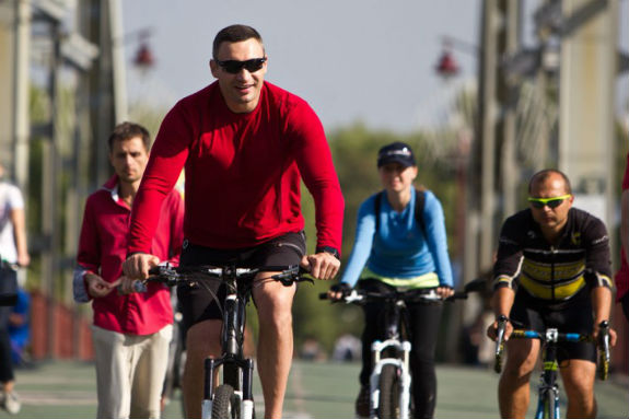 Як Кличко на велосипеді проїхався з Троєщини до Європейської площі (ФОТО) - фото 3