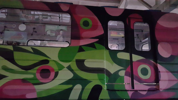 У київському метро з'явився новий арт-потяг - фото 1