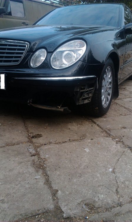 У Дніпропетровську водій "Мерседеса" втік, насмерть збивши пішохода - фото 1