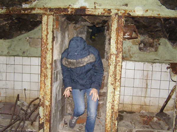 В Ужгороді під підлогою знайшли легендарний ресторан - фото 1