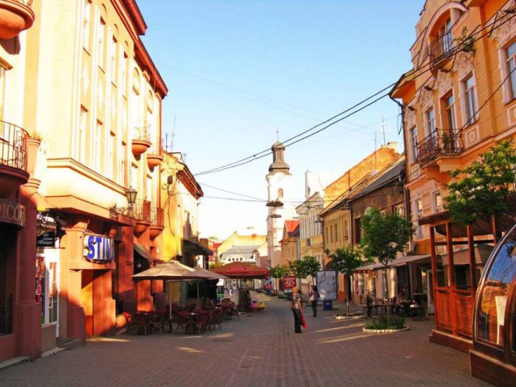 Як виглядає туристичний список "маст сі" в Ужгороді - фото 8