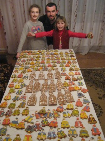 Закарпатські діти напекли святкове печиво для військових - фото 3