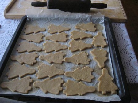 Закарпатські діти напекли святкове печиво для військових - фото 2