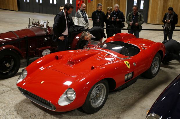 У Парижі на аукціоні продали найдорожчу в історії Ferrari - фото 4