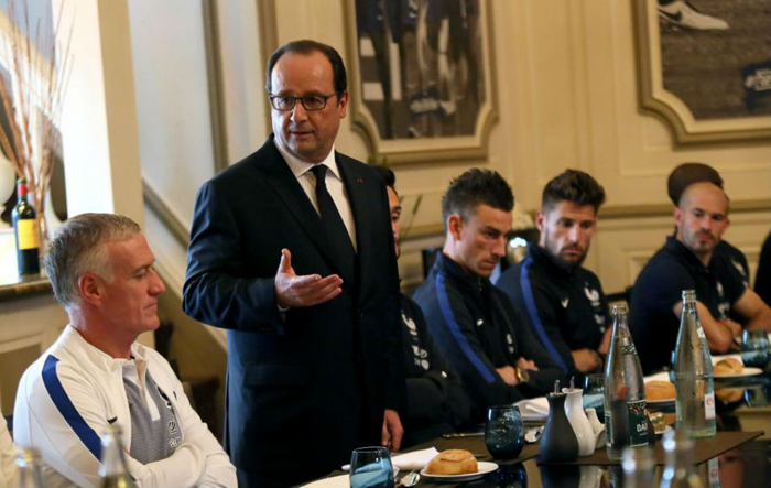 Збірна Франції перед Євро-2016 зустрілася з президентом країни - фото 1