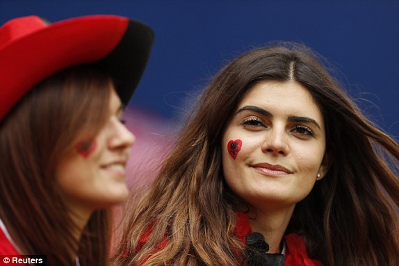 Як виглядають вболівальники країни-дебютанта - збірної Албанії - фото 1