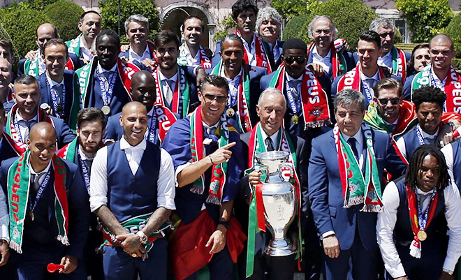 Президент Португалії нагородив гравців збірної орденом Заслуг третього ступеня - фото 1