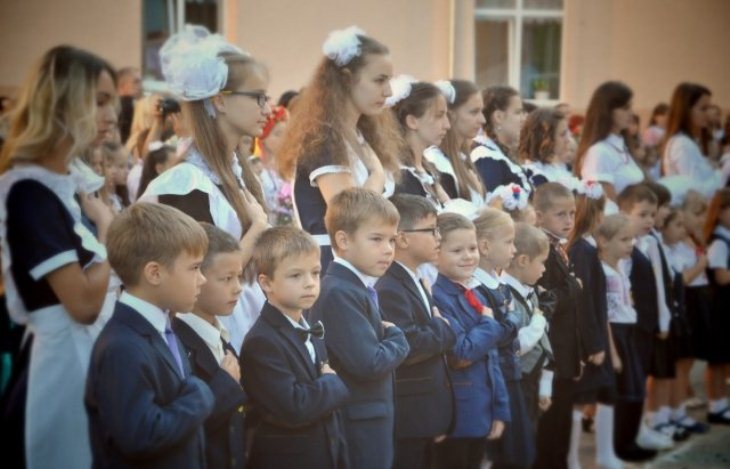 1 Вересня: Закарпатські школи зустріли навчальний рік традиційно - фото 8
