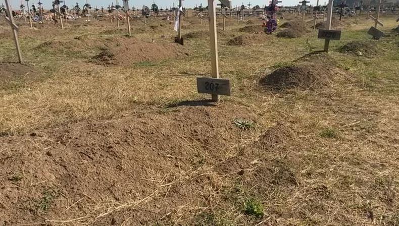 За рік кладовище терористів у Донецьку розрослося втричі і займає сім гектарів - фото 6