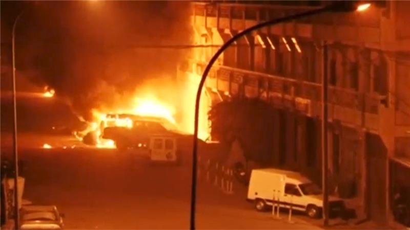 Бойовики захопили заручників у найбільшому готелі Буркіна-Фасо, 20 загиблих - фото 4