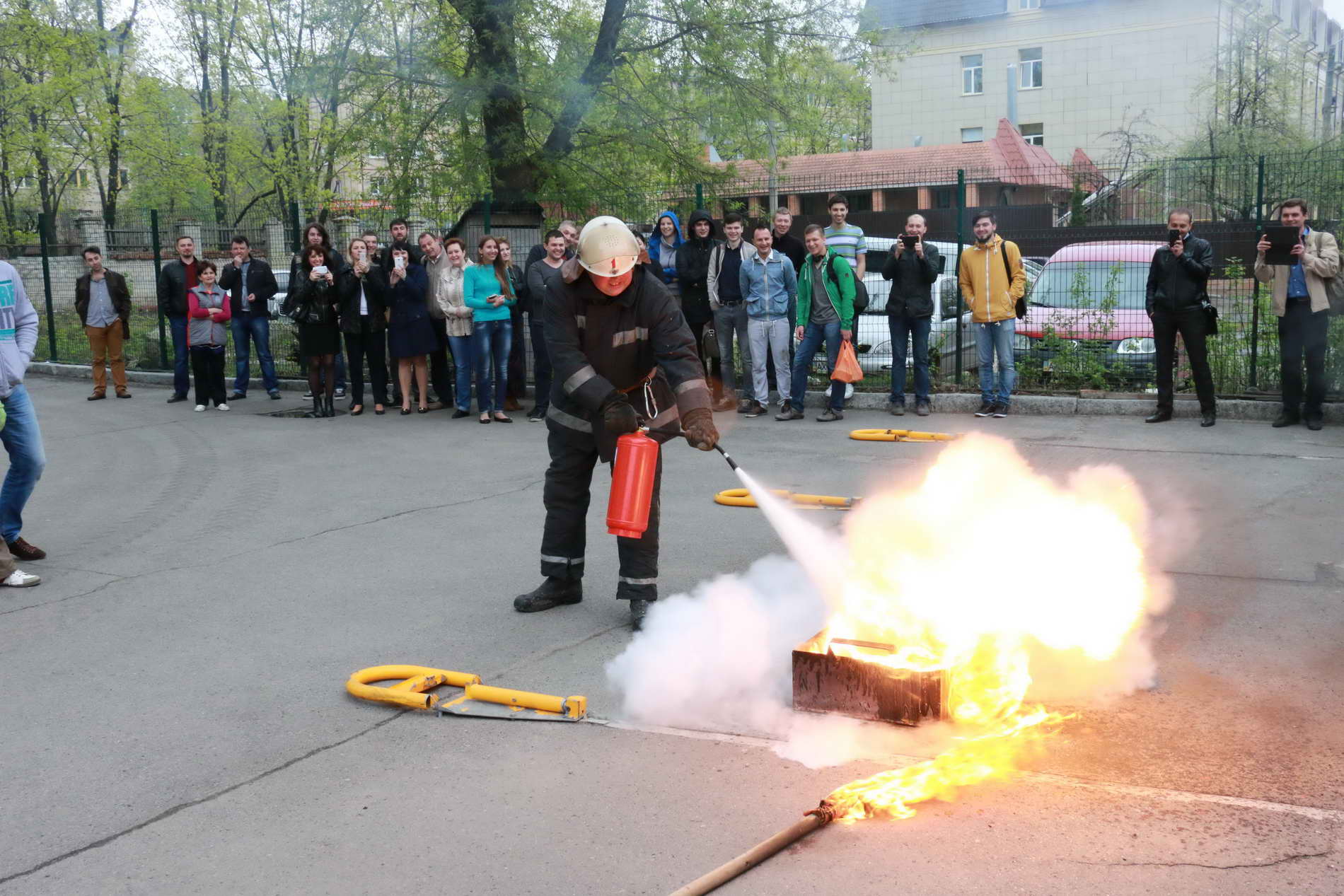 На Харківщині рятувальники "гасили пожежу" в 19-поверховому будинку  - фото 1