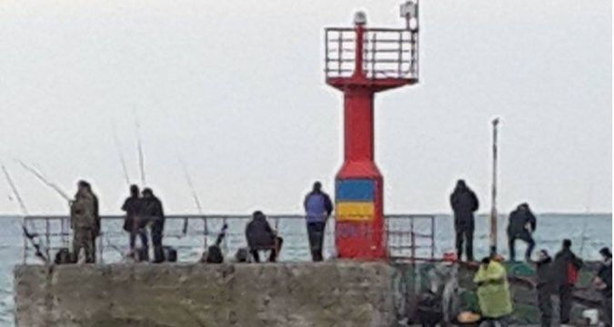 На ялтинському маяку намалювали прапор України - фото 1