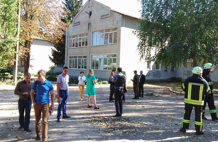У Кропивницькому також "мінували" школу - фото 1