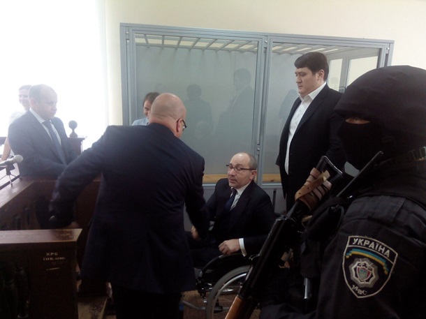 Кернес прибув до полтавського суду (ФОТО) - фото 2