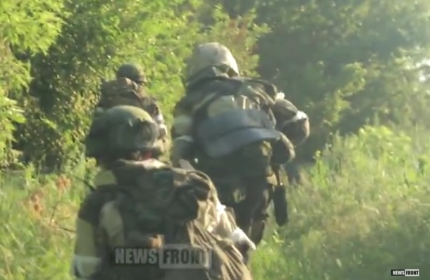 Бойовики показали нові кадри запеклих боїв під Мар`їнкою (ФОТО, ВІДЕО 18+) - фото 8 Бойовики показали нові кадри запеклих боїв під Мар`їнкою (ФОТО, ВІДЕО 18+) - фото 8