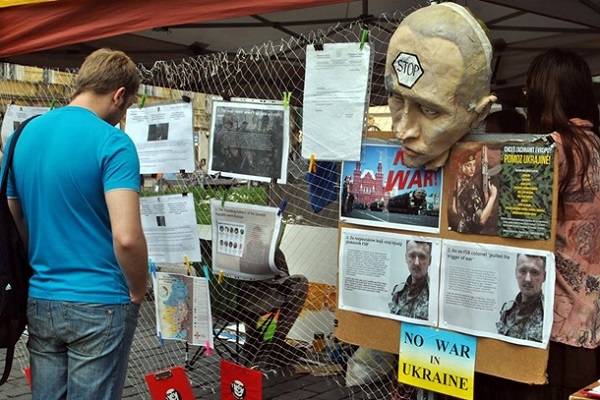 У Чехії стартував символічний майдан на підтримку України (ФОТО) - фото 3