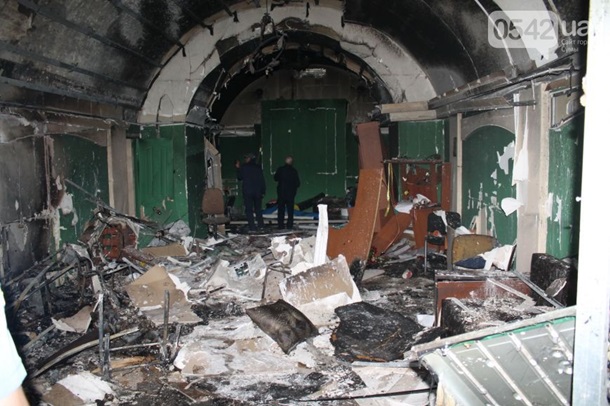 У Херсоні підпалили офіс "Свободи" (ФОТО) - фото 2