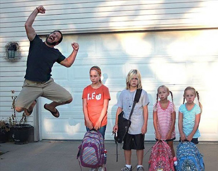 15 нестримно щасливих батьків, які, нарешті, відправляють дітей до школи - фото 3