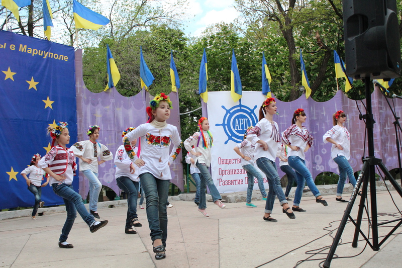 Як Маріуполь перетворився на «форпост України»: репортаж з прифронтового міста (ФОТО) - фото 13