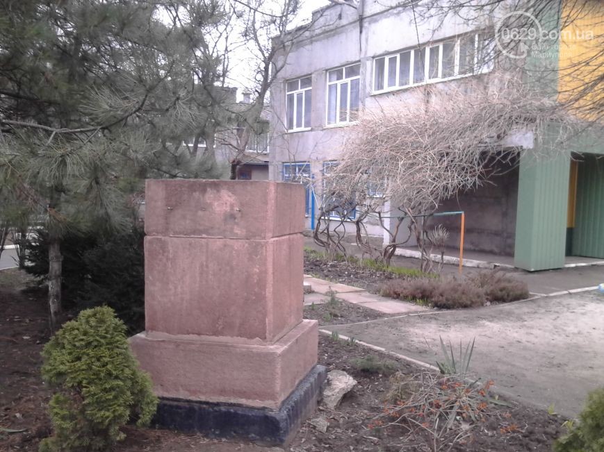 У Маріуполі заховали пам`ятник Дзержинському (ФОТО) - фото 1